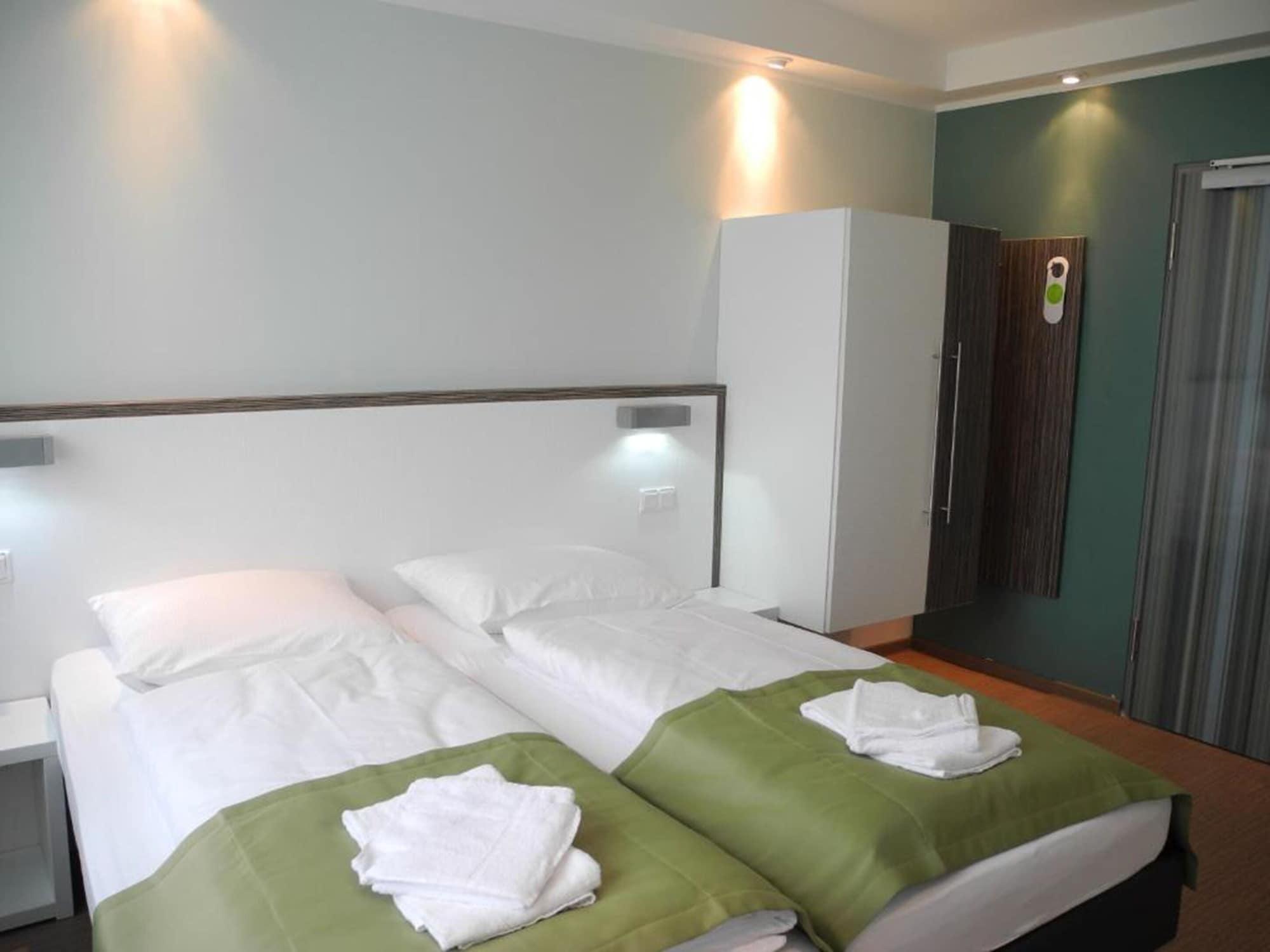 Sportforum Hotel 2*