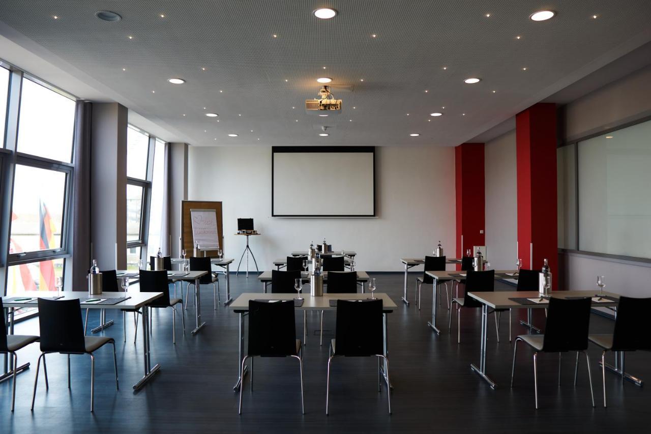 Sportforum Hotel 2*