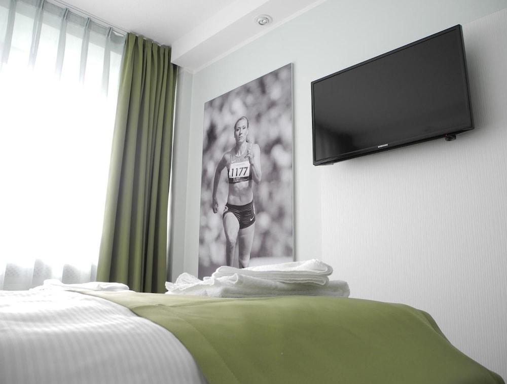 Sportforum Hotel 2*