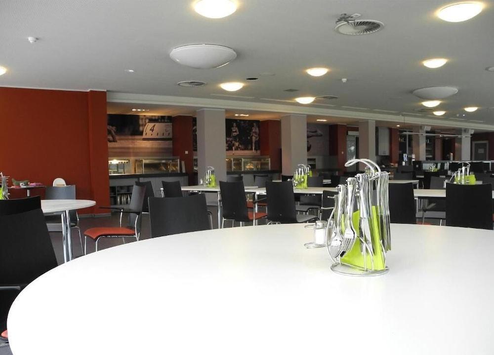 Hotel Sportforum 2*